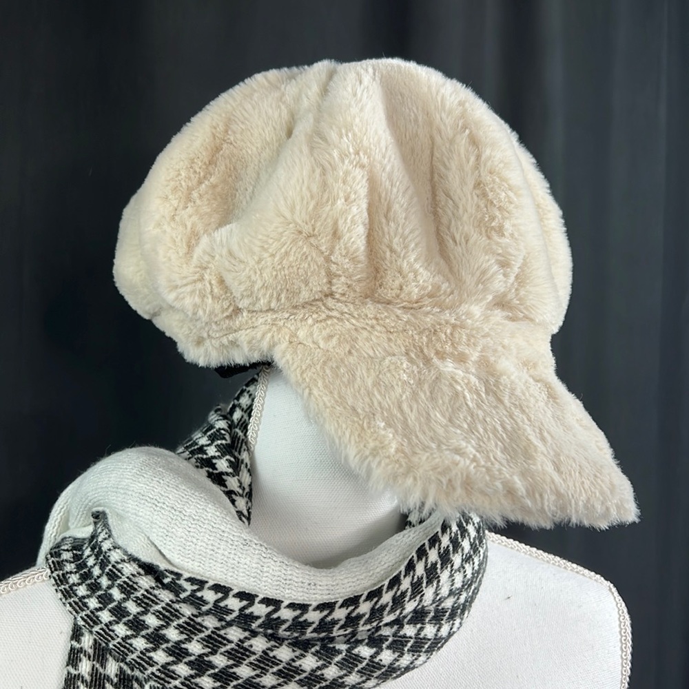 Faux fur hat NWT
